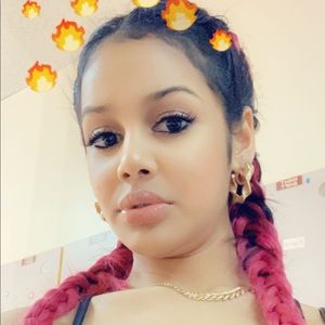 Meet your Posher, Beatriz